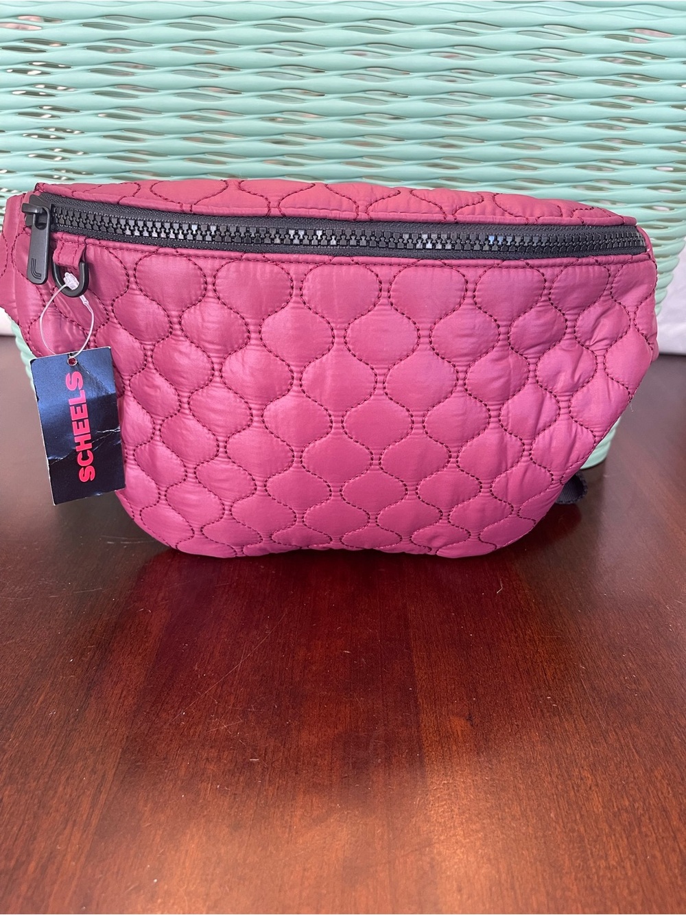 NWT Lole Taylor 3l Quilted Belt Bag Burgundy Black - Picture 3 of 9